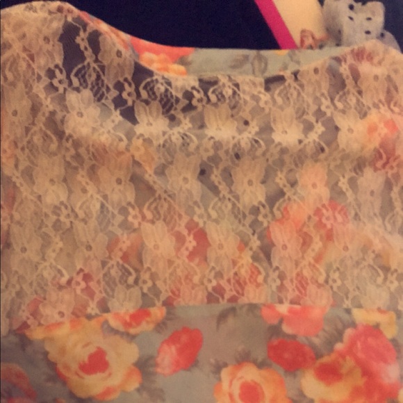 Top - Picture 2 of 2